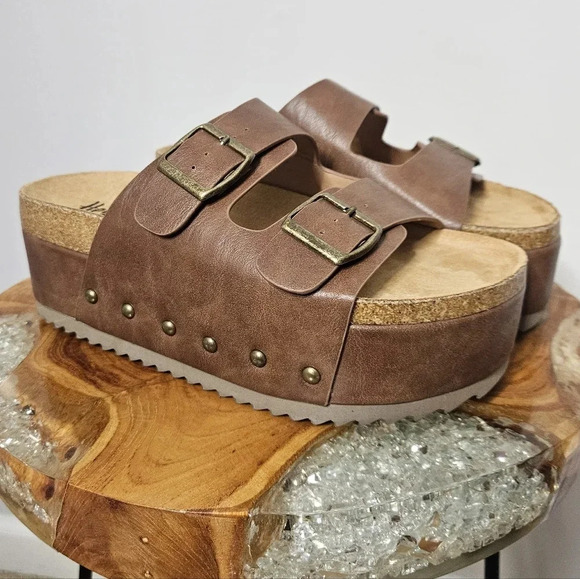 New! Corkys Brown Platform Flatform Sandals - Picture 1 of 3